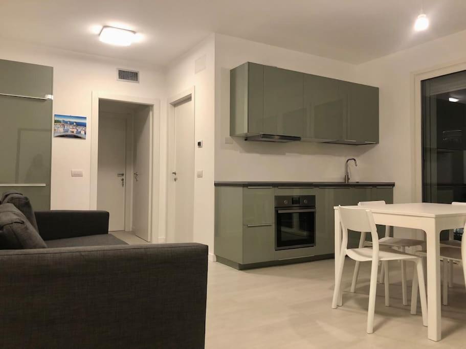Luxury 3 Bedroom Apartment 100 Mq Next To Rho Fiera And San Siro ميلان المظهر الخارجي الصورة