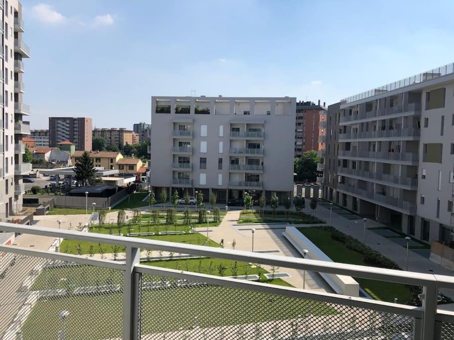 Luxury 3 Bedroom Apartment 100 Mq Next To Rho Fiera And San Siro ميلان المظهر الخارجي الصورة